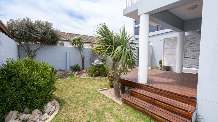 6 Bedroom Property for Sale in Country Club Western Cape